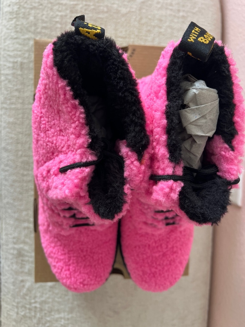 🪩NWT🪩 Dr. Martens - 1460 Lux Borg Faux Fur Combat Boots (Clash Pink) Size 8 - Picture 6 of 7